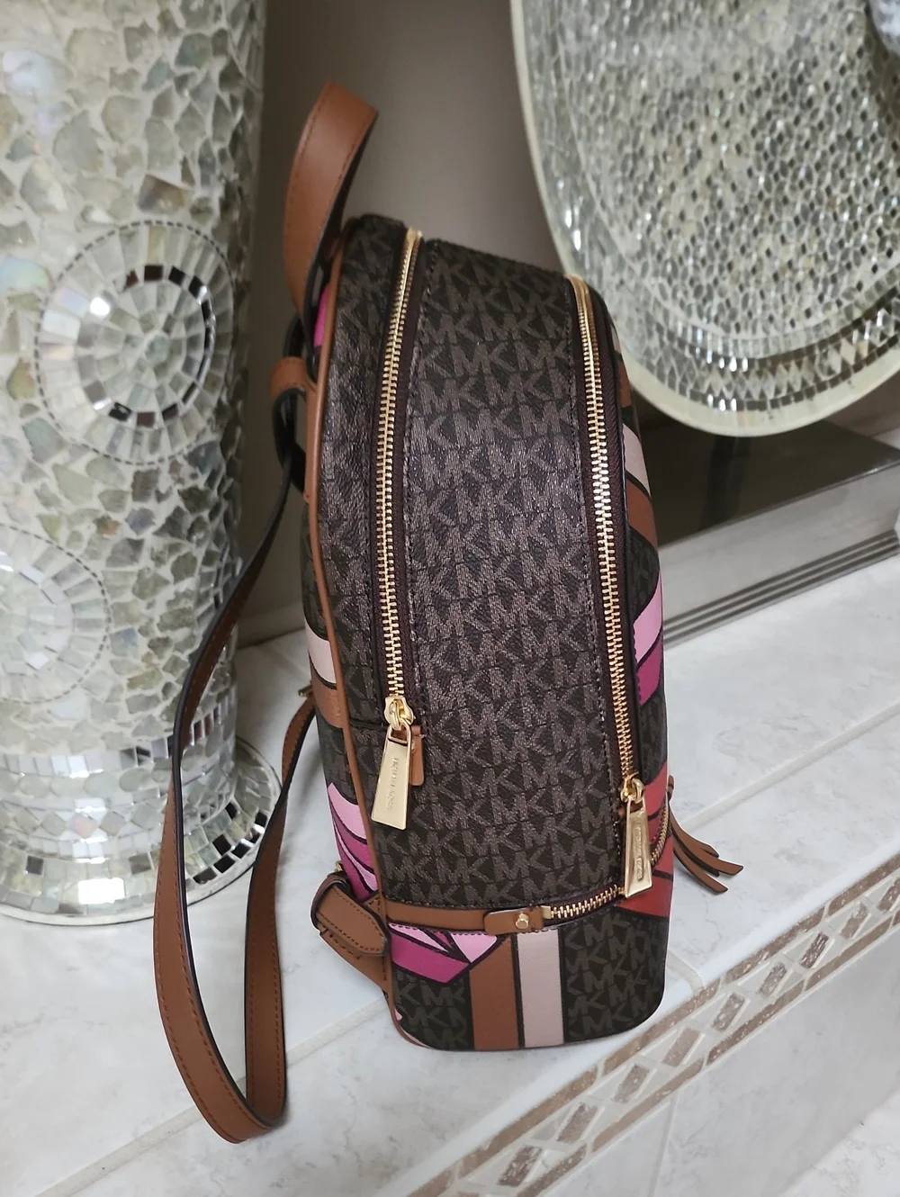 ‼️ONLY ONE!!‼️  🎒🤩 MICHAEL KORS Rhea Signature Medium Backpack 🎒🤩